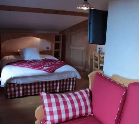Le Jalouvre Hotel 3*